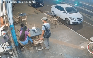 Dude Got Aggressive After A Girl Rejected Him