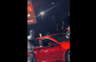 Two Girls Caught A Security Guard Crashing On A  Man At His Job