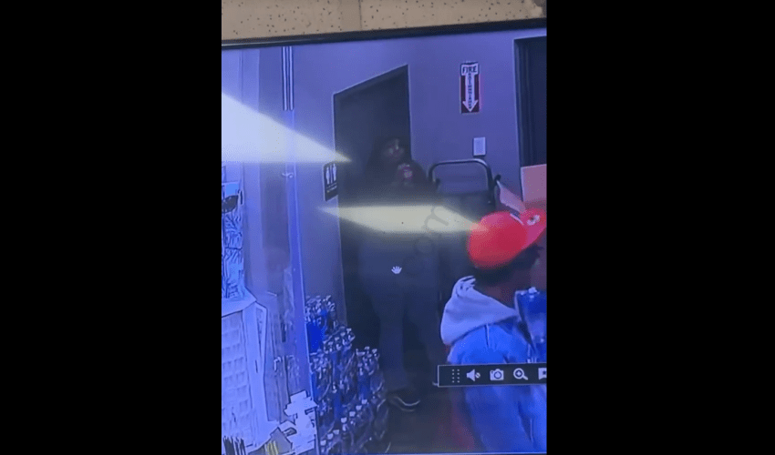 Woman Gets Slumped In The Store By A Man After Disrespecting His Kids