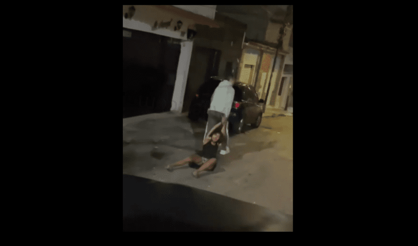Man Didn’t Help Handcuffed Woman After He Seen Her Being Dragged By A Unknown Man On The Streets