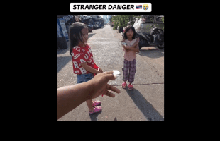 Dude Gets Mad After Two Little Girls Didn’t Accept His Money In Thailand