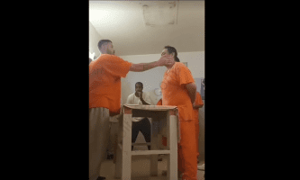 Two Inmates Does A Slap Contest In Prison