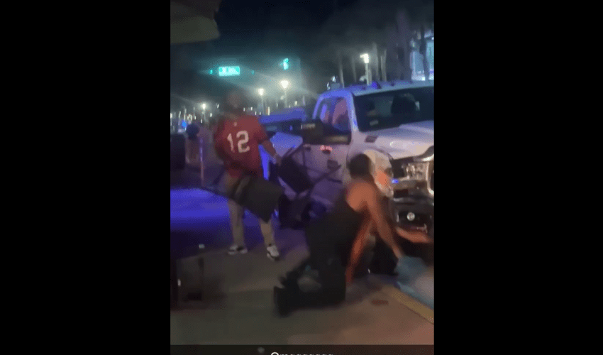 Dude Instantly Goes To Sleep After He Brung A Knife To Chair Battle And Loss