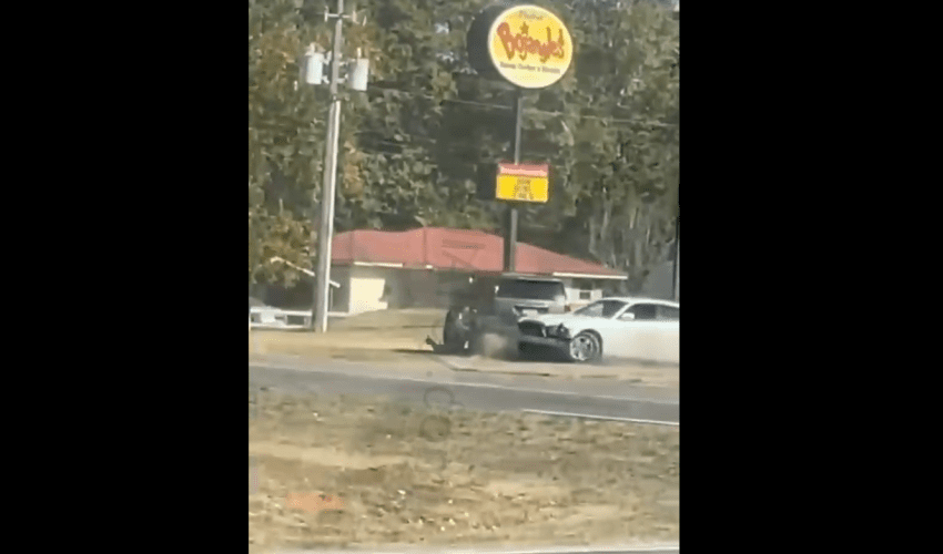 Woman Gets Caught By Police Ramming Her Boyfriend Car In Traffic And Instantly Gets Arrested