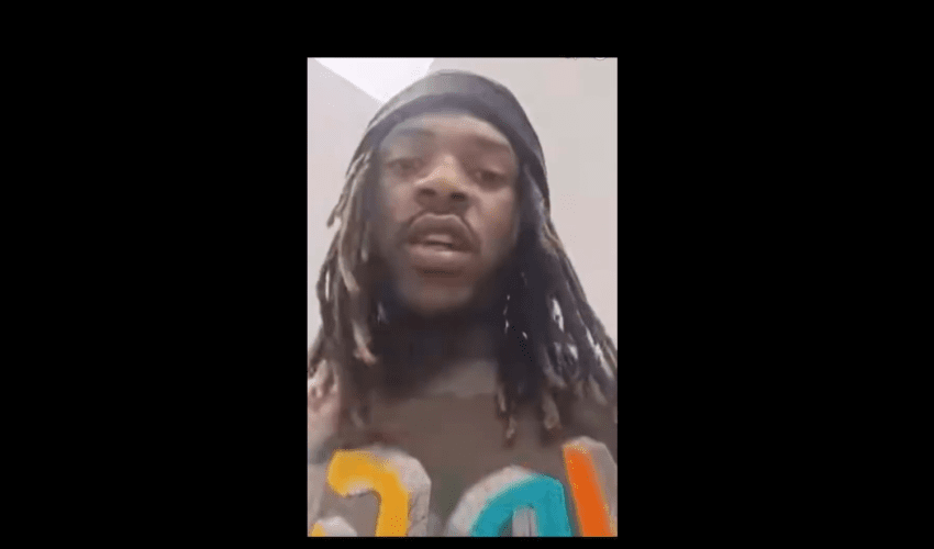 Dude Caught His Opp At The Plasma Center