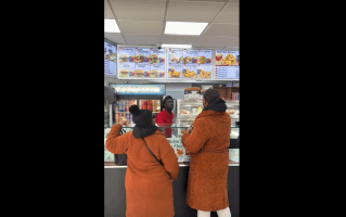 Gay Man Goes Off On A Migrant That Was Working In His Hood And Had To Remind Him That He Was In The Trenches