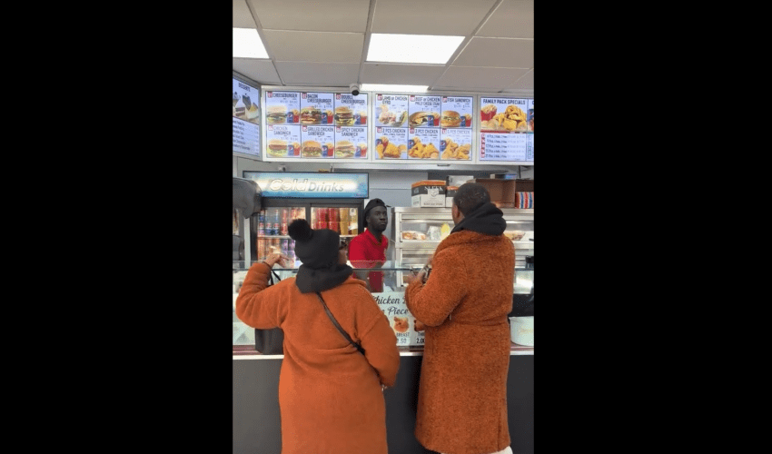 Gay Man Goes Off On A Migrant That Was Working In His Hood And Had To Remind Him That He Was In The Trenches