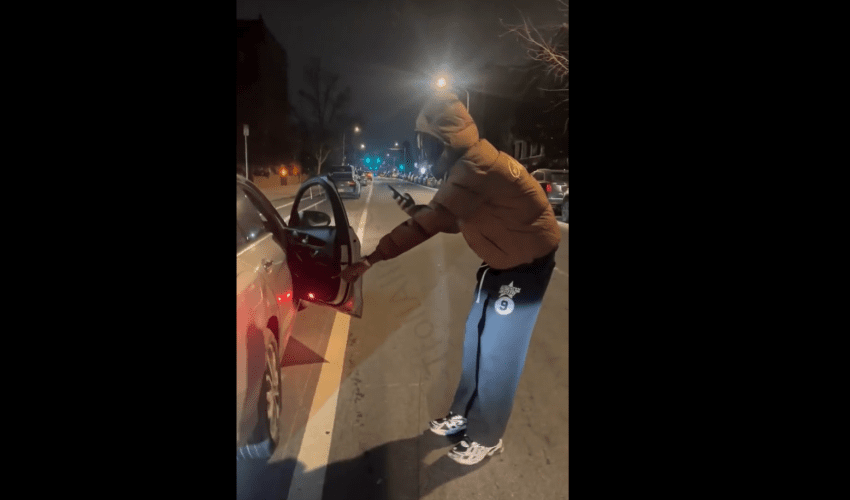 Woman Tried To Put The Blame On A Man After Crashing Into A Man And Refuse To Give Her Insurance