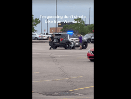 Dude Got Down Like He Suppose After Stealing A Bike From Walmart And Police Still Used Force In A Weird Way