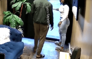 Dude Gets Kicked Out The Wax And Massage Center After He Thought He Was Gonna Get A Happy Ending