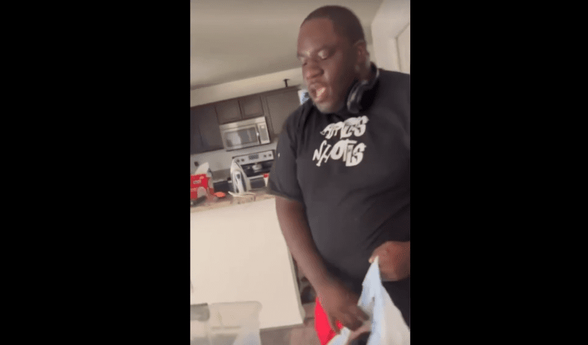 Girl Called Her Boyfriend Broke After He Took All His Furniture Back And Packed His Things To Leave Her For Throwing His Daughters Things Outside