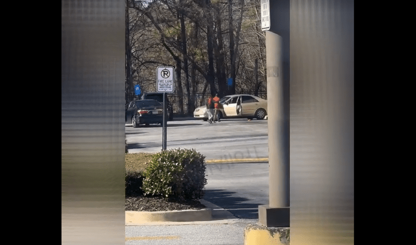 Two Girls Get Into A Accident With Their Cars And Started Throwing Hands
