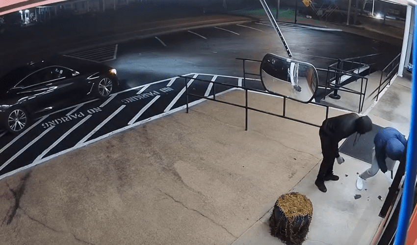 Two Thieves Breaks Into A Pharmacy And Steals $5000 Worth Of Hydrocodone Pills