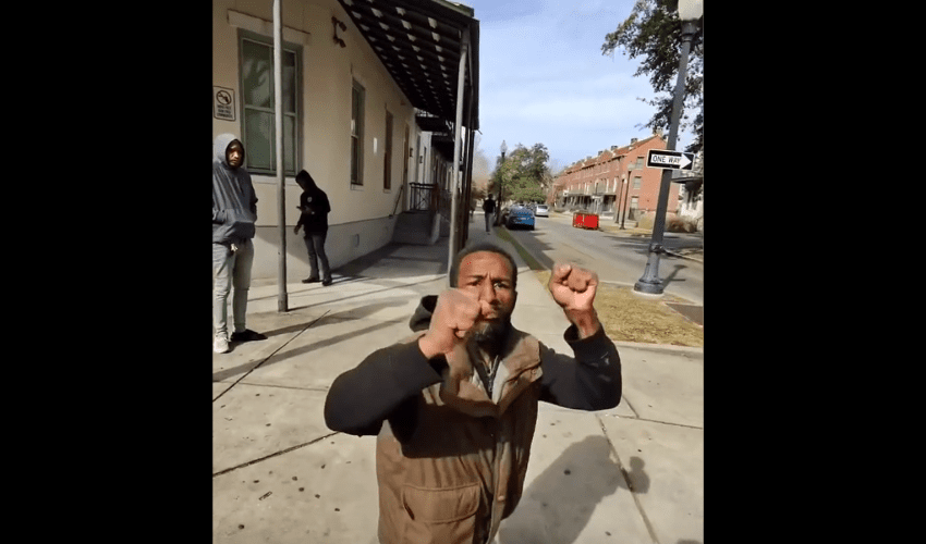 Short Guy Got Mad And Tried To Swing On A Man For Recording Him With His Meta Glasses