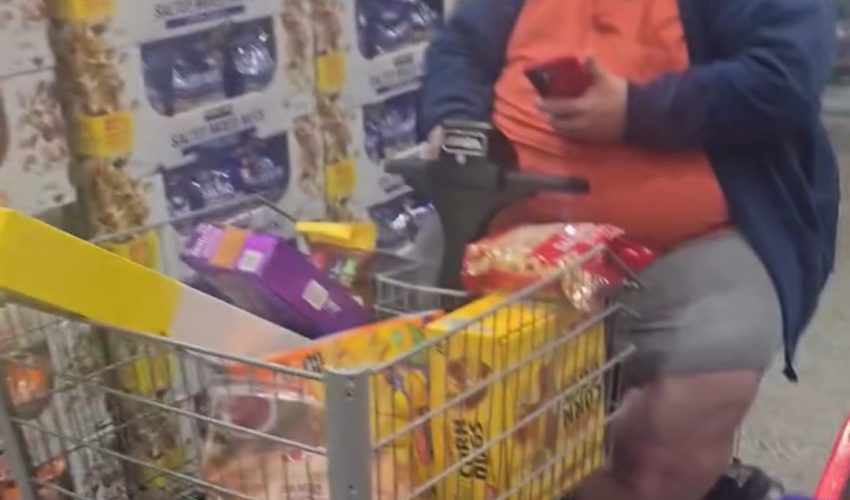 Man At Costco Goes Off After A Guy On A Grocery Cart Made A Smart Remark About His Shirt