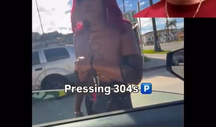 White Man Tried To Make A Street Walker Choose Up On The Blade But She Wasn’t Taking Him Serious