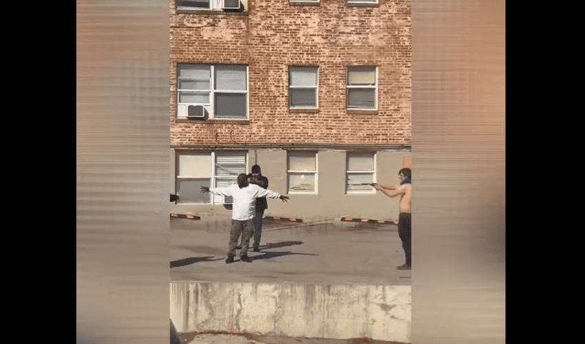 Two Dudes Pulled Their Strap After They Was Scared To Throw Hands With A Man