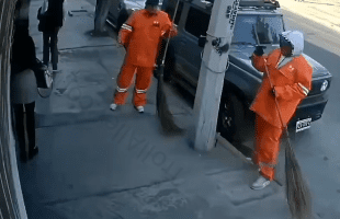 Robbers Disguise As Sweepers In Mexico