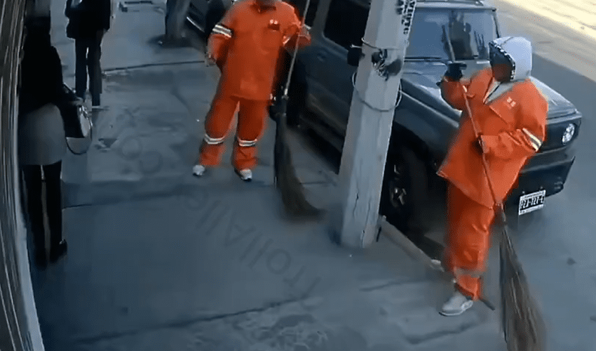Robbers Disguise As Sweepers In Mexico