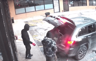 They Stole A Atm Machine Out A Store In Broad Daylight In Chicago