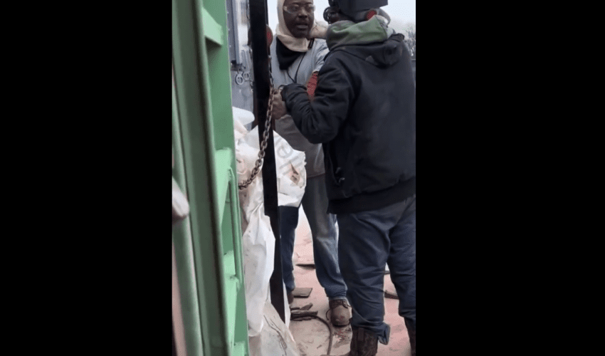 Man Was Begging His Supervisor To Stop Touching Him After He Was Ask To Get Off His Phone And Everything Went Left Quickly