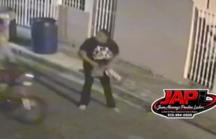 Woman Threw Her Purse On Somebody Property So A Robber Couldn’t Get It. But He Climb Over And Never Came Back