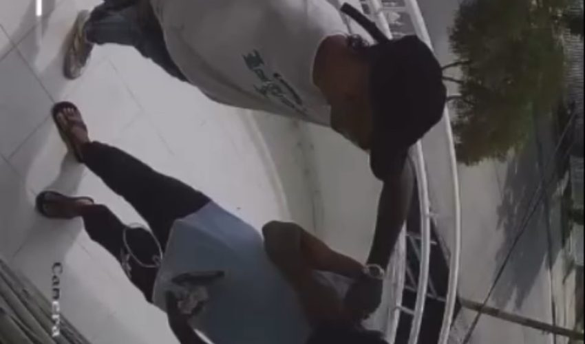 He Got Slumped Because He Tried To Get His Chain Back From A Robber