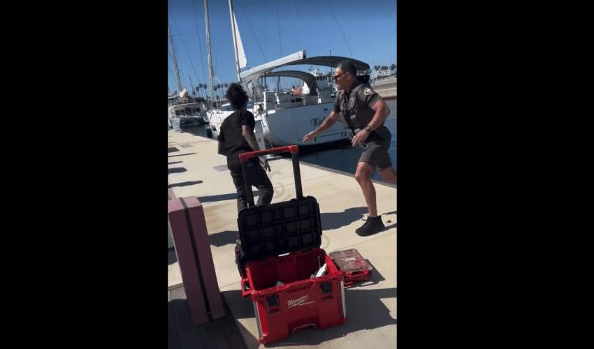 Dude Seen A Guy Go At It With Police While Servicing Boats