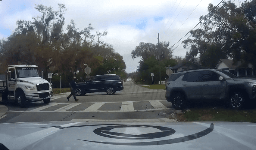 Tow Truck Just Made A Quick $500 After A Wreck Happened Right In Front In Him