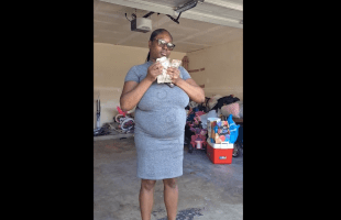 Hispanic Woman Was Not Playing About Her Money After A Black Woman Threaten Her With ICE