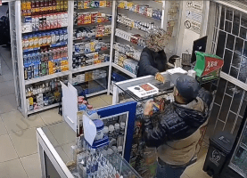 Man Thought A Woman Was Gonna Be A Easy Target But He Thought Wrong