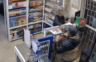 Man Thought A Woman Was Gonna Be A Easy Target But He Thought Wrong