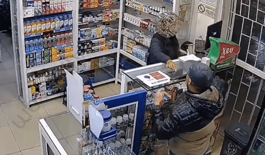 Man Thought A Woman Was Gonna Be A Easy Target But He Thought Wrong