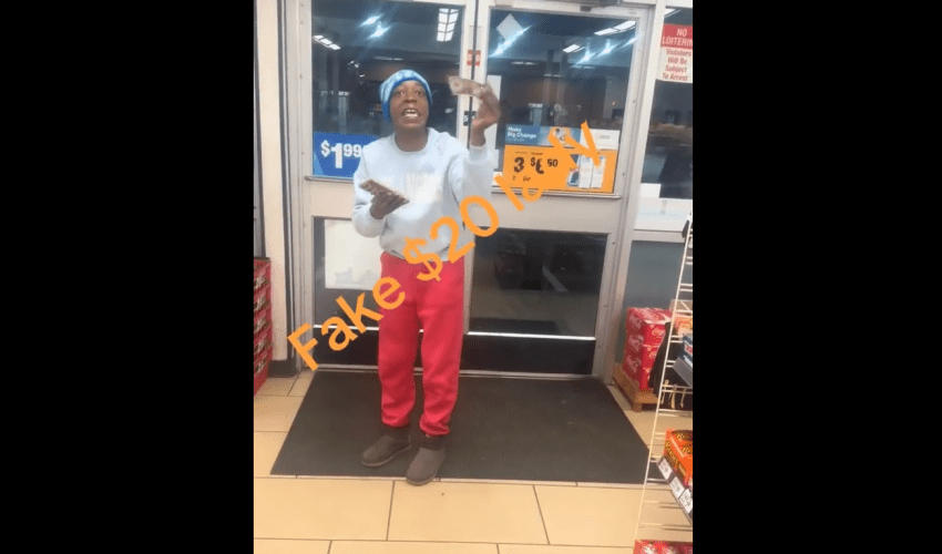 She Got Caught Trying To Spend A Fake $20 Bill And Got Mad After A Guy Kept Teasing Her About It