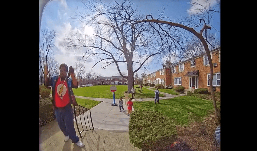 Chicago Father That Moved To A New City Goes Off After A Man Tried To Give One Of His Kids A Popsicle And Then Came Back To Apologize