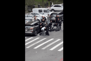 Bystander Had To Help 4 Police Officers Give CPR Because They Had No Experience After A Scooter Accident