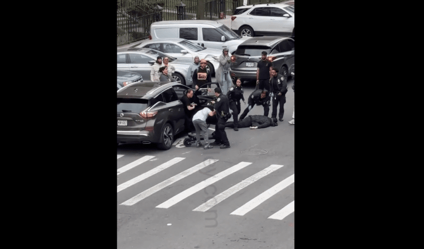 Bystander Had To Help 4 Police Officers Give CPR Because They Had No Experience After A Scooter Accident