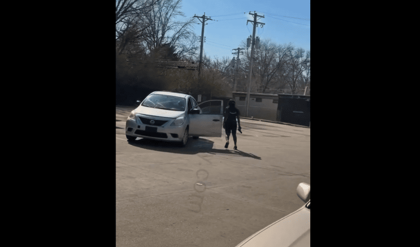 She Was Talking Crazy Until A Girl Pulled A Banger On Her For Kicking Her Car