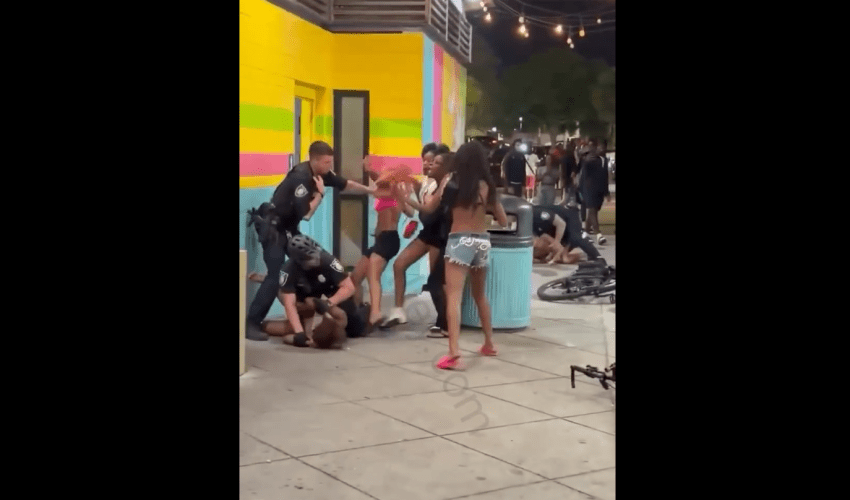 Group Of Teenagers Tried To Protect Their Friend From Police