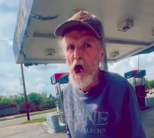 62 Year Old Maga Supporter Wasn’t Having With This Woman Attitude During A Road Incident