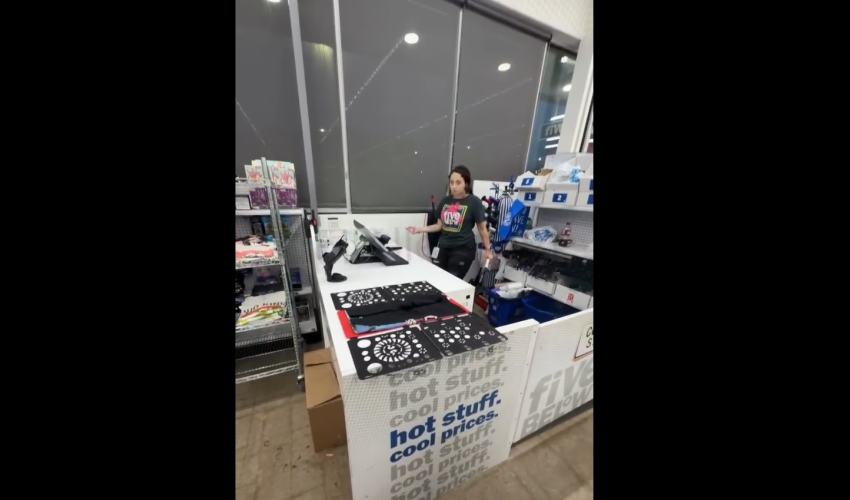Dude Exposed A 20 Year Girl At Her Job After He Found Out She Was Messing Around With A 14 Year Boy
