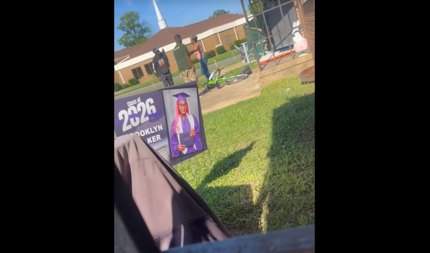 Woman Still Tried To Save Her Side Dude After Her Main Dude Use Barbed Wire To Whoop Him For Being In His Woman House