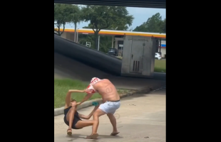Woman And Her Trick Gets Into A Scuff After He Didn’t Want To Pay For His Services This Month