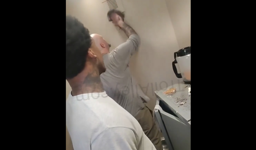 Dude Complains And Was Tired Of Of Being Treated Like A Maid While Cleaning A Black Man Cell In Prison