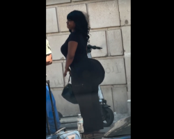 Dude Automatically Thought This Woman Was Stank And Couldn’t Wipe Correctly Because She Was Dragging A Wagon In The Back
