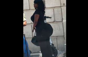 Dude Automatically Thought This Woman Was Stank And Couldn’t Wipe Correctly Because She Was Dragging A Wagon In The Back