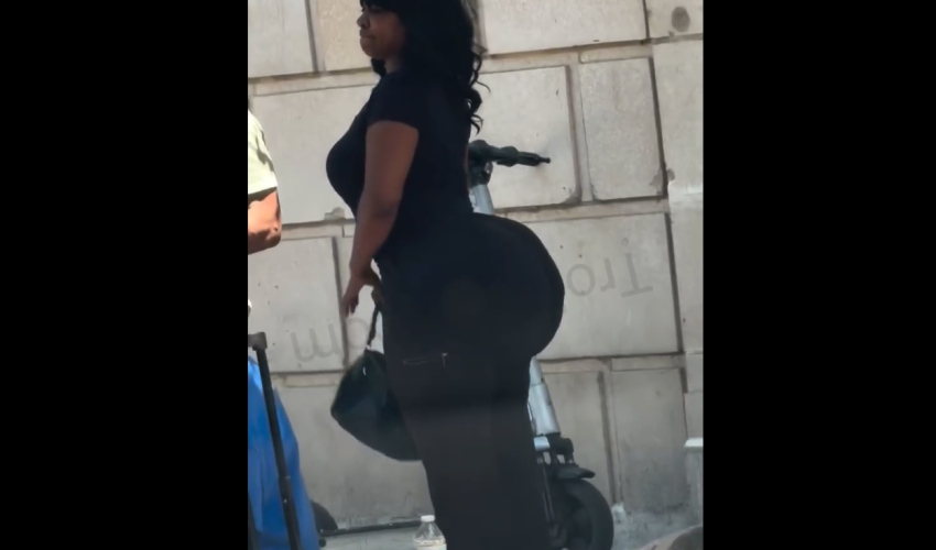 Dude Automatically Thought This Woman Was Stank And Couldn’t Wipe Correctly Because She Was Dragging A Wagon In The Back
