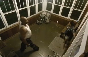 Little Girl Runs Out The House Screaming For Help And Gets Dragged Back In The House By Her Mother Boyfriend That Is A Registered Offender
