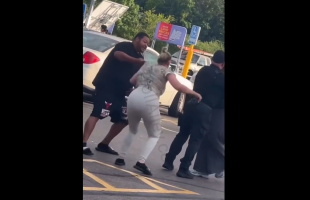 Dude Tried To Force His Girlfriend To Throw Hands With A Woman After She Kept Putting Her Hands On Him But She Was To Scared