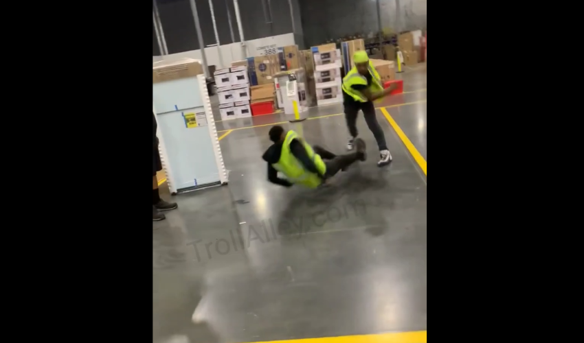 Dude Was Entertained And Shocked At The Same Time After Seeing His Two Coworkers Go At It